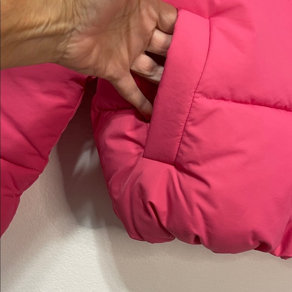 Urban Outfitters Puffer Jacket in Pink and Orange Size Small Petite PTP 27” EUC - Picture 7 of 8
